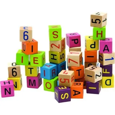 Koka klucīši ar burtiem un cipariem 40 gab.