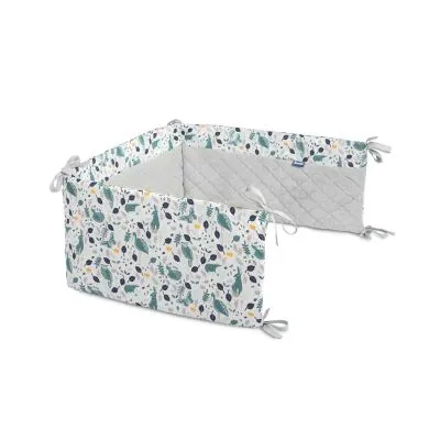 Sensillo aizsargājošās malas gultiņai ar dzīvniekiem